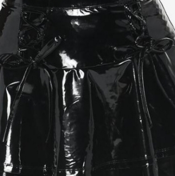 Hot Topic Social Collision Black Faux Leather Lace-Up Tiered Skirt - Picture 4 of 10